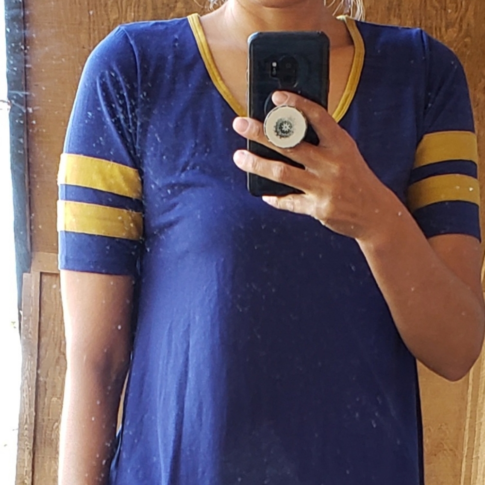 🌻🌻Lularoe perfect t xs